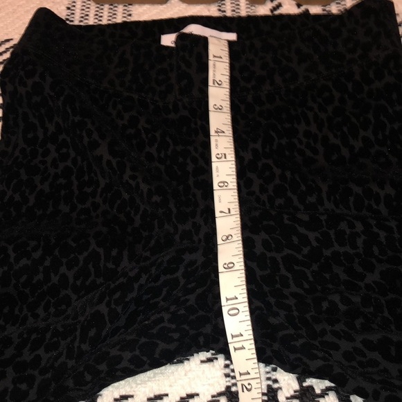 Old Navy Stevie High Rise Black Flocked Leopard leggings - Picture 11 of 17